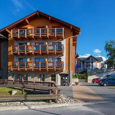 Family Pod Swierkami Centrum Miasta! 아파트